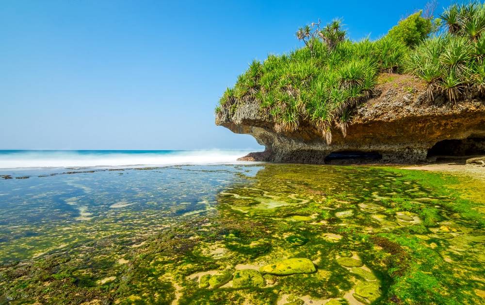 Pesona Pantai Krakal Jogja.jpg