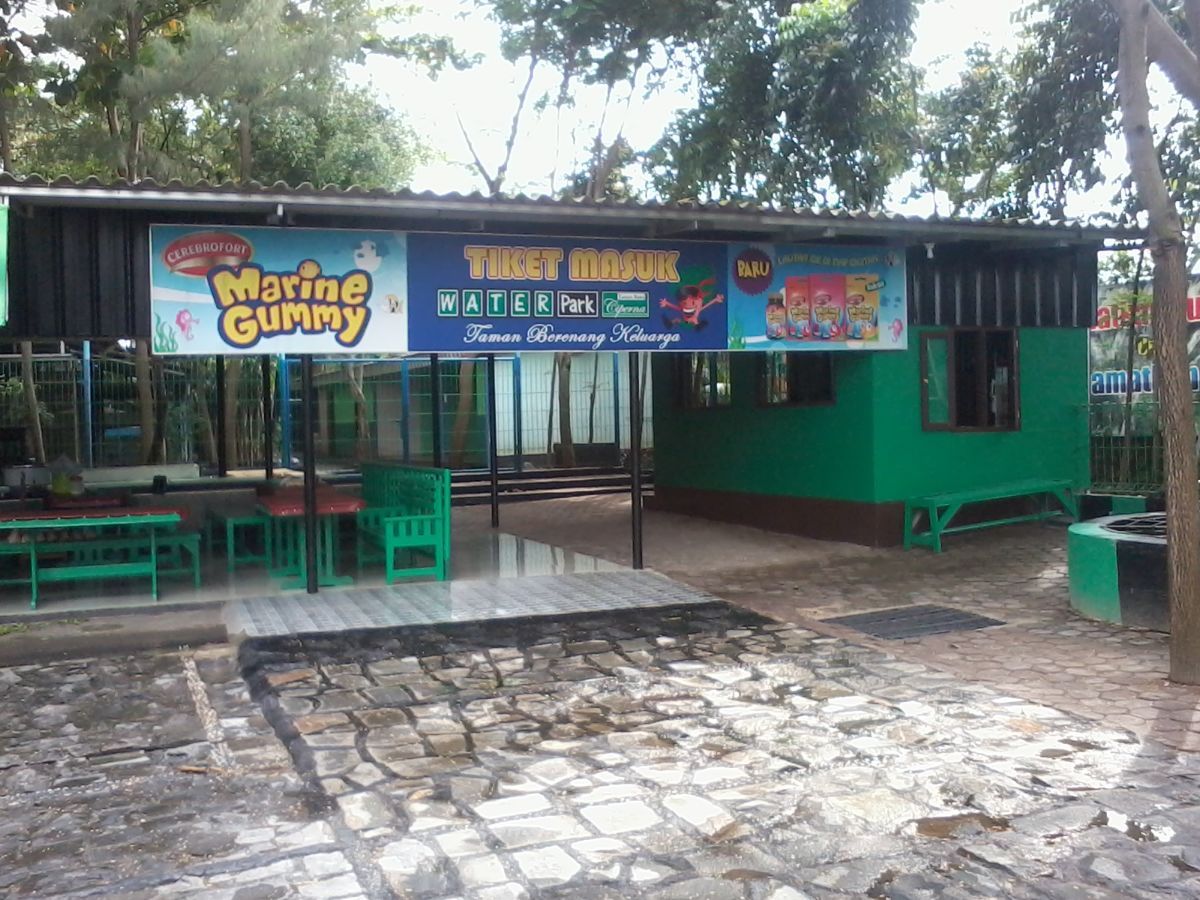 Pintu Masuk Waterpark Ciperna.jpg