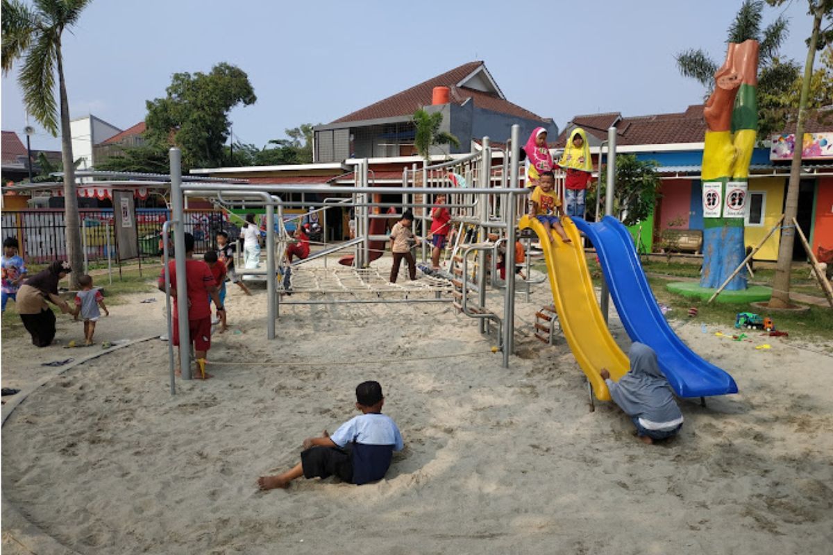 Playground dan wahana permainan tradisional.jpg