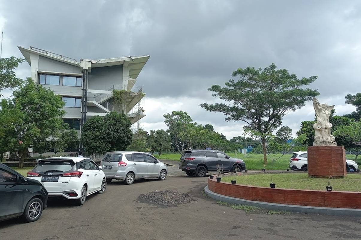 Politeknik Akademi Teknik Mesin Industri (ATMI).jpg