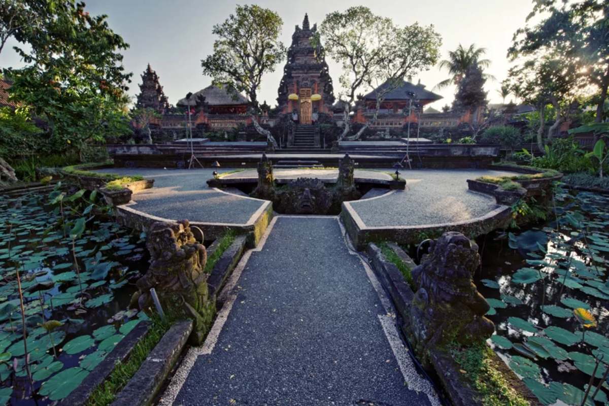 pura taman saraswati