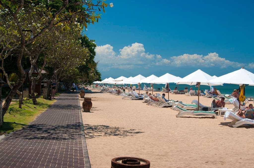 Sanur Beach Walk.jpg