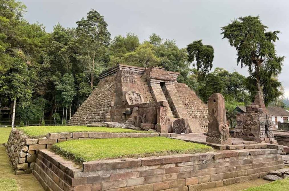 Sejarah Candi Sukuh Karanganyar.jpg