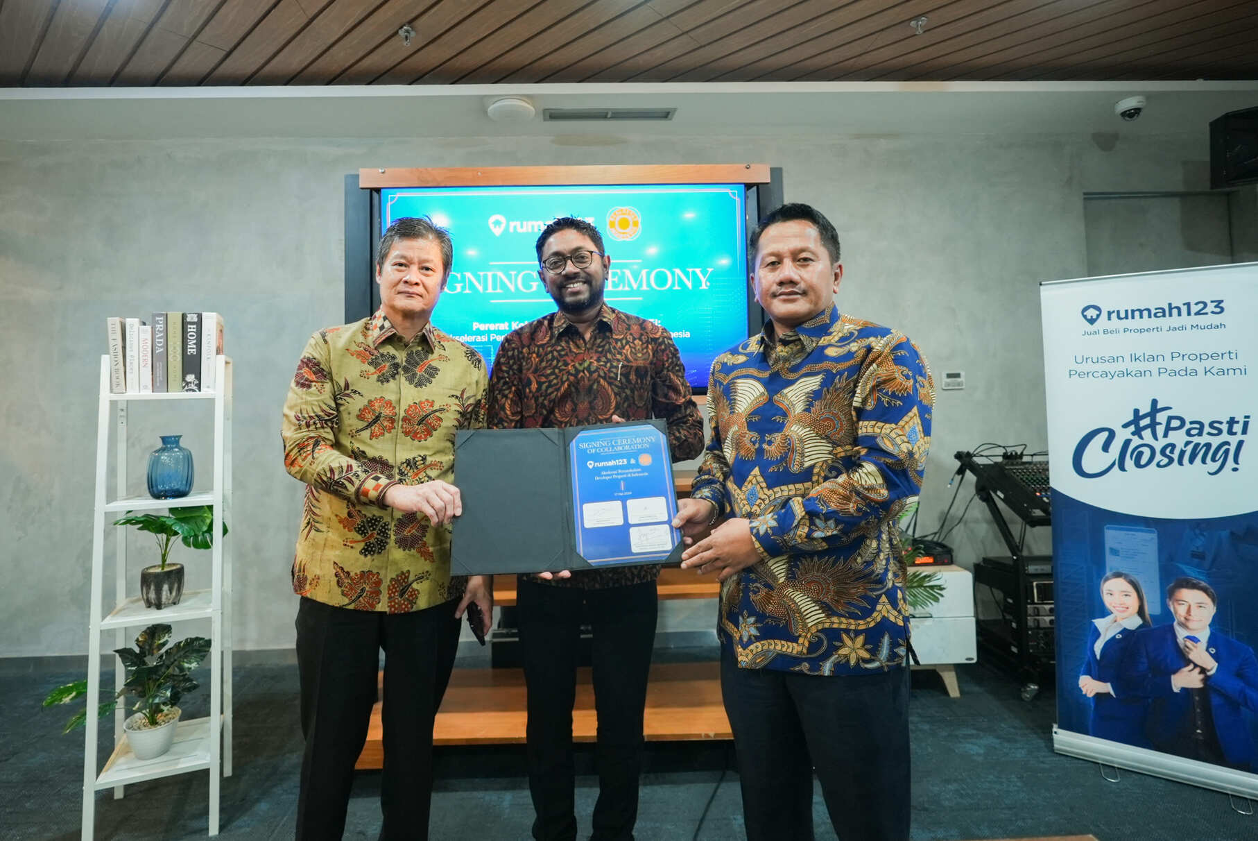 Signing Ceremony Kerjasama REI dan Rumah123.jpg