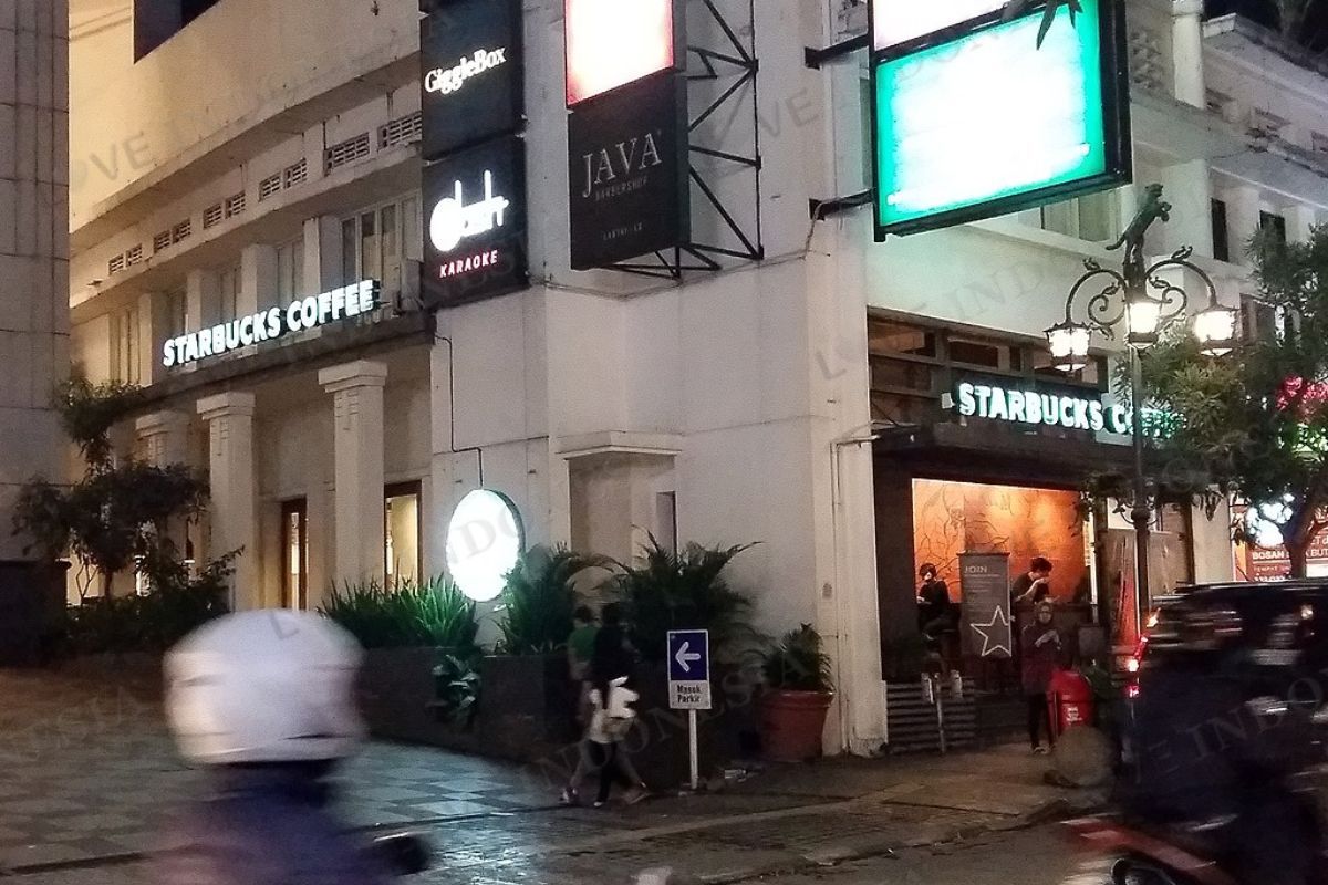 Starbucks Braga City Walk.jpg