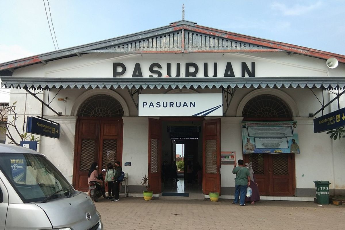 Stasiun Pasuruan.jpg