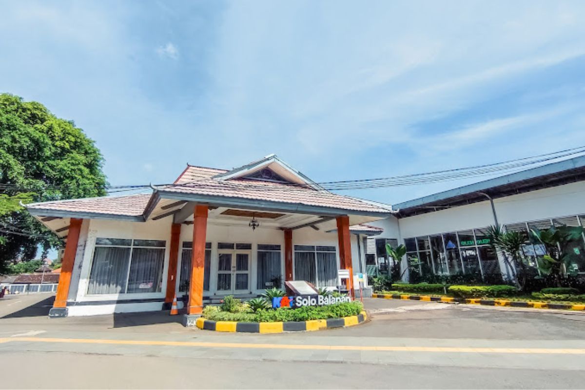 Stasiun Solo Balapan: Jadwal Kereta, Hotel & Wisata Sekitar