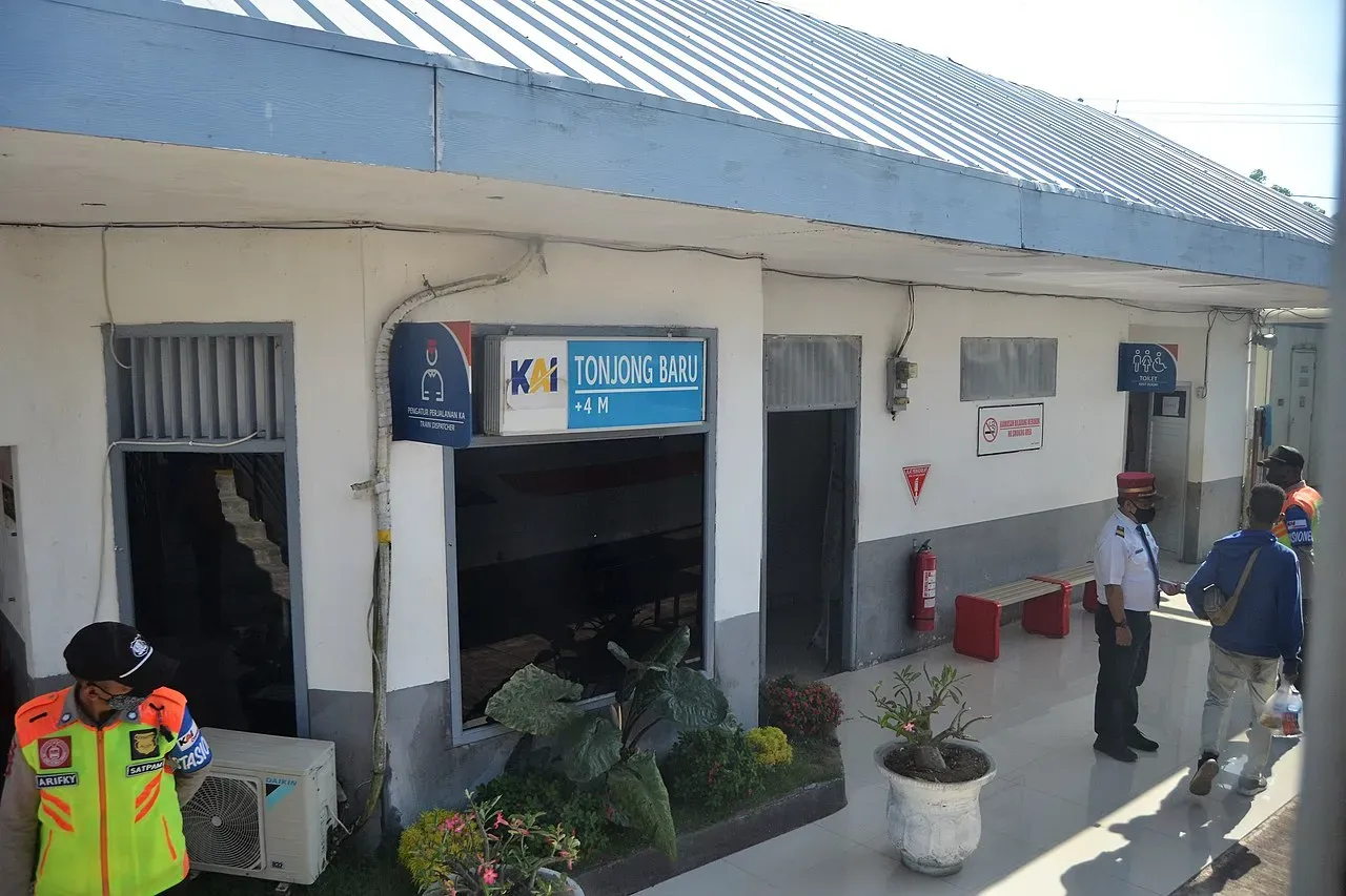 Stasiun Tonjong Baru