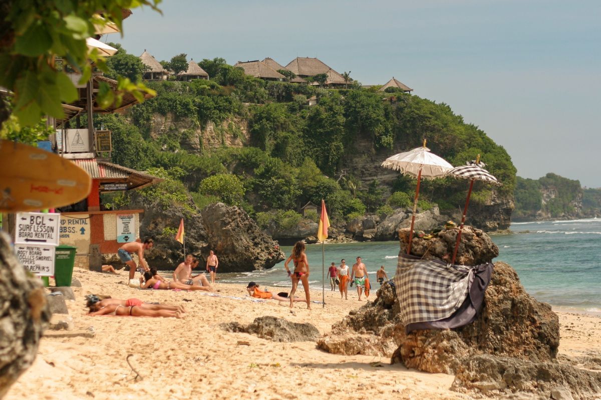 Suasana di Pantai Bingin.jpg