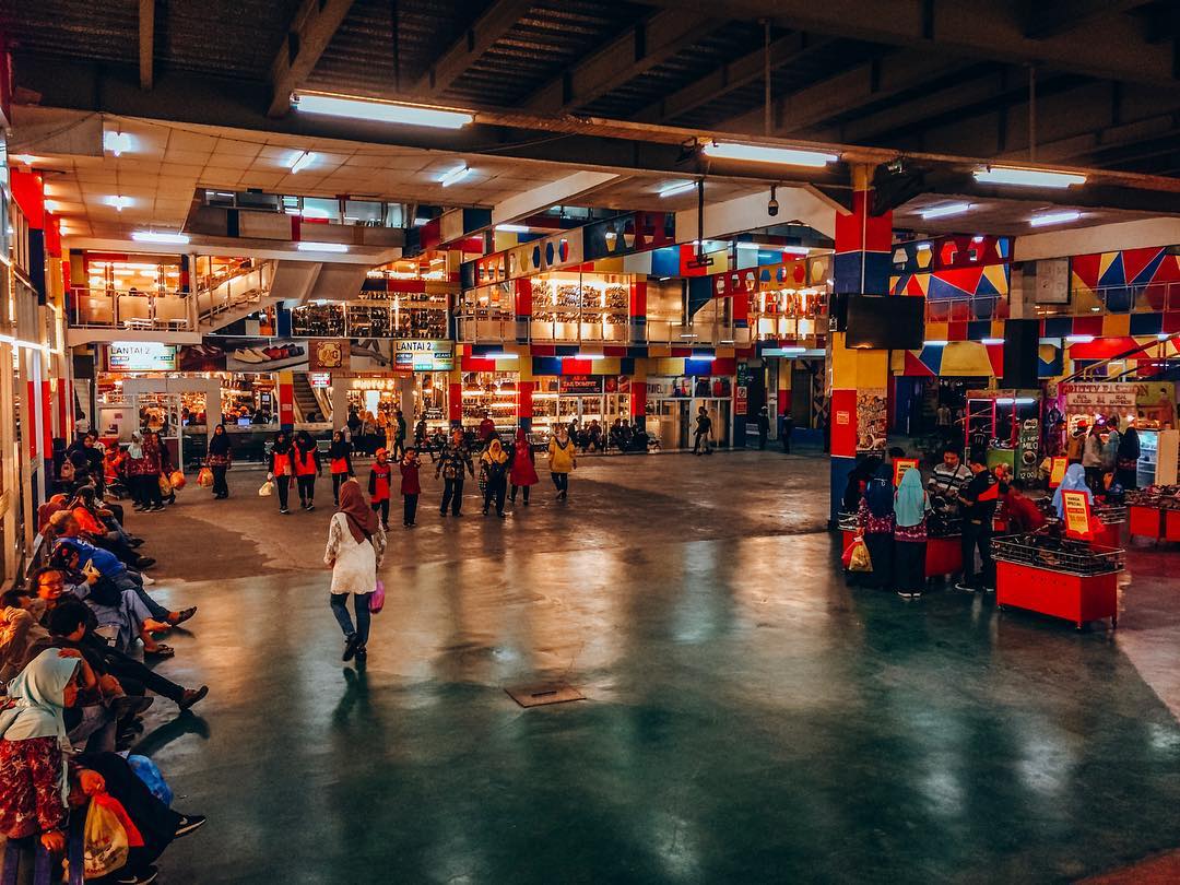 Suasana di Pasar Cibaduyut.jpg