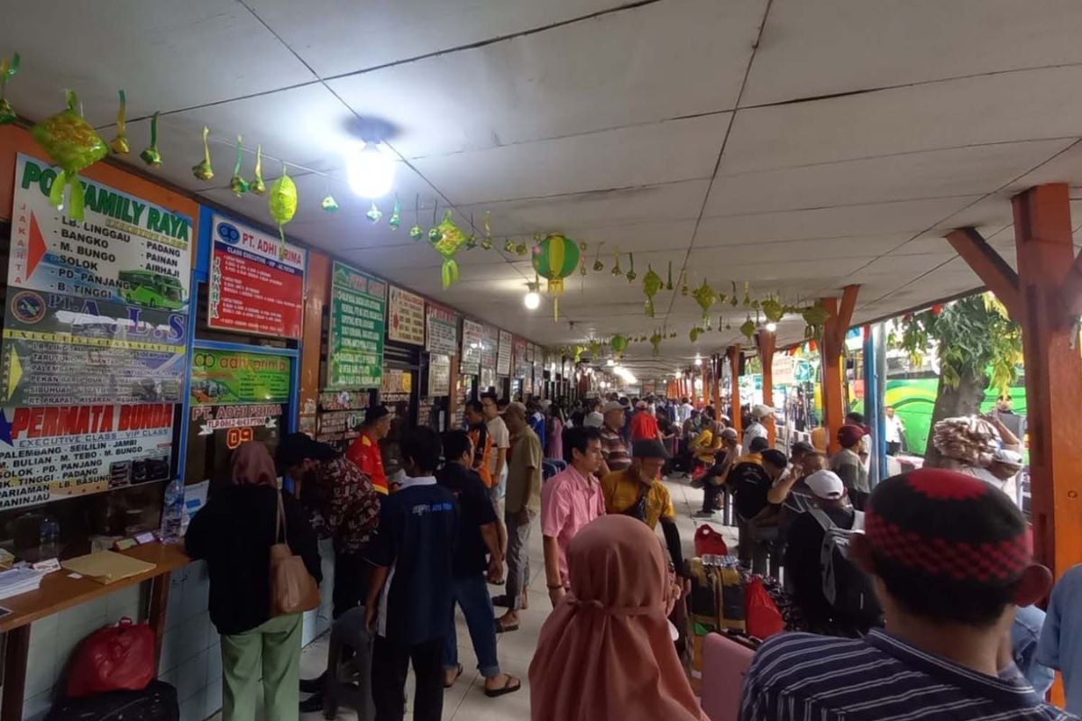 Suasana di Terminal Kalideres.jpg