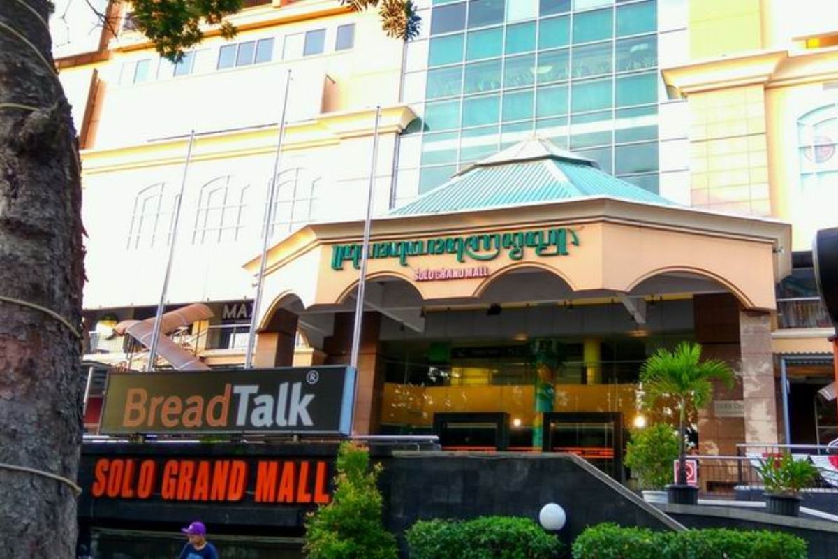 Tampak depan Solo Grand Mall.jpg