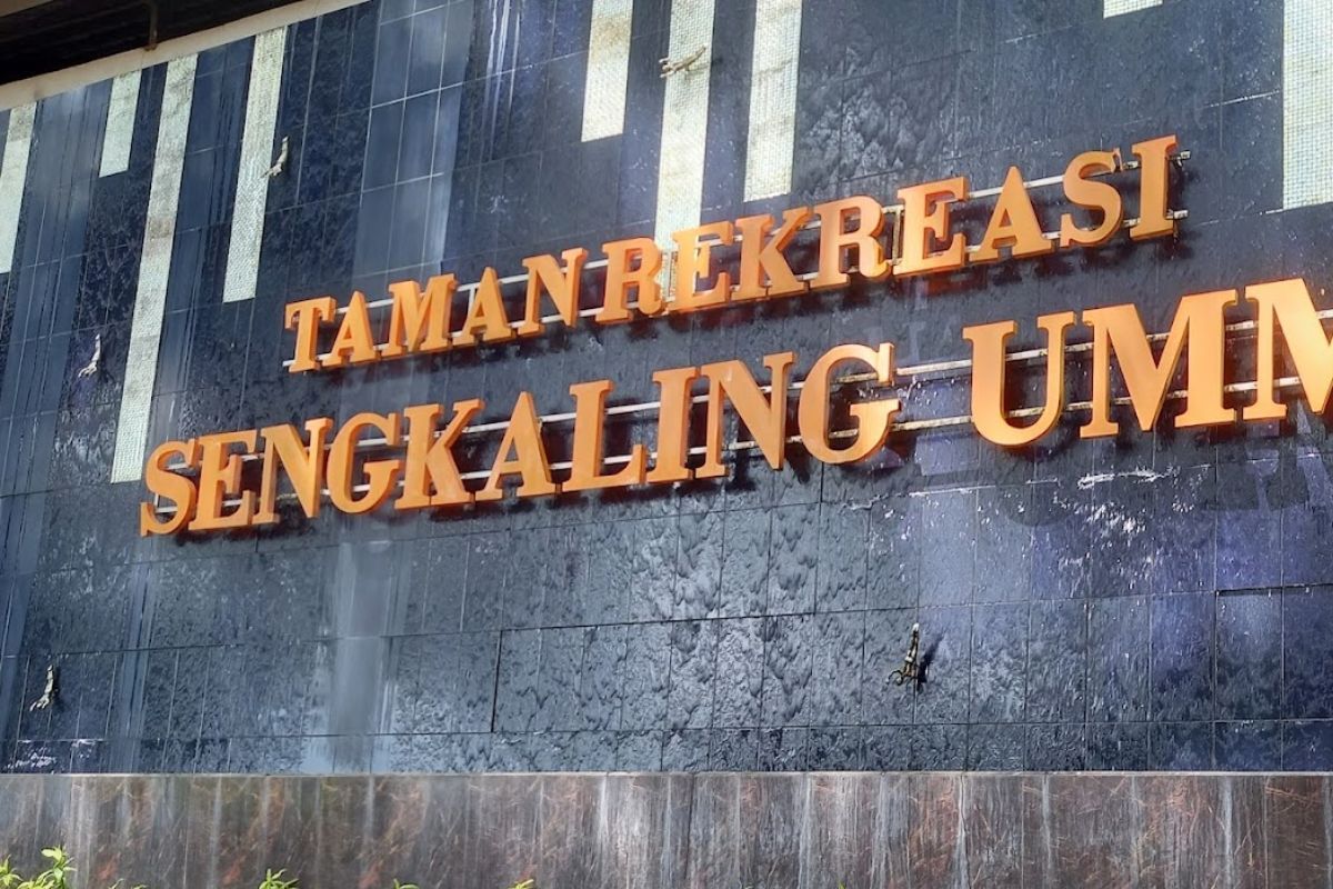 Tampak depan Taman Sengkaling Malang.jpg