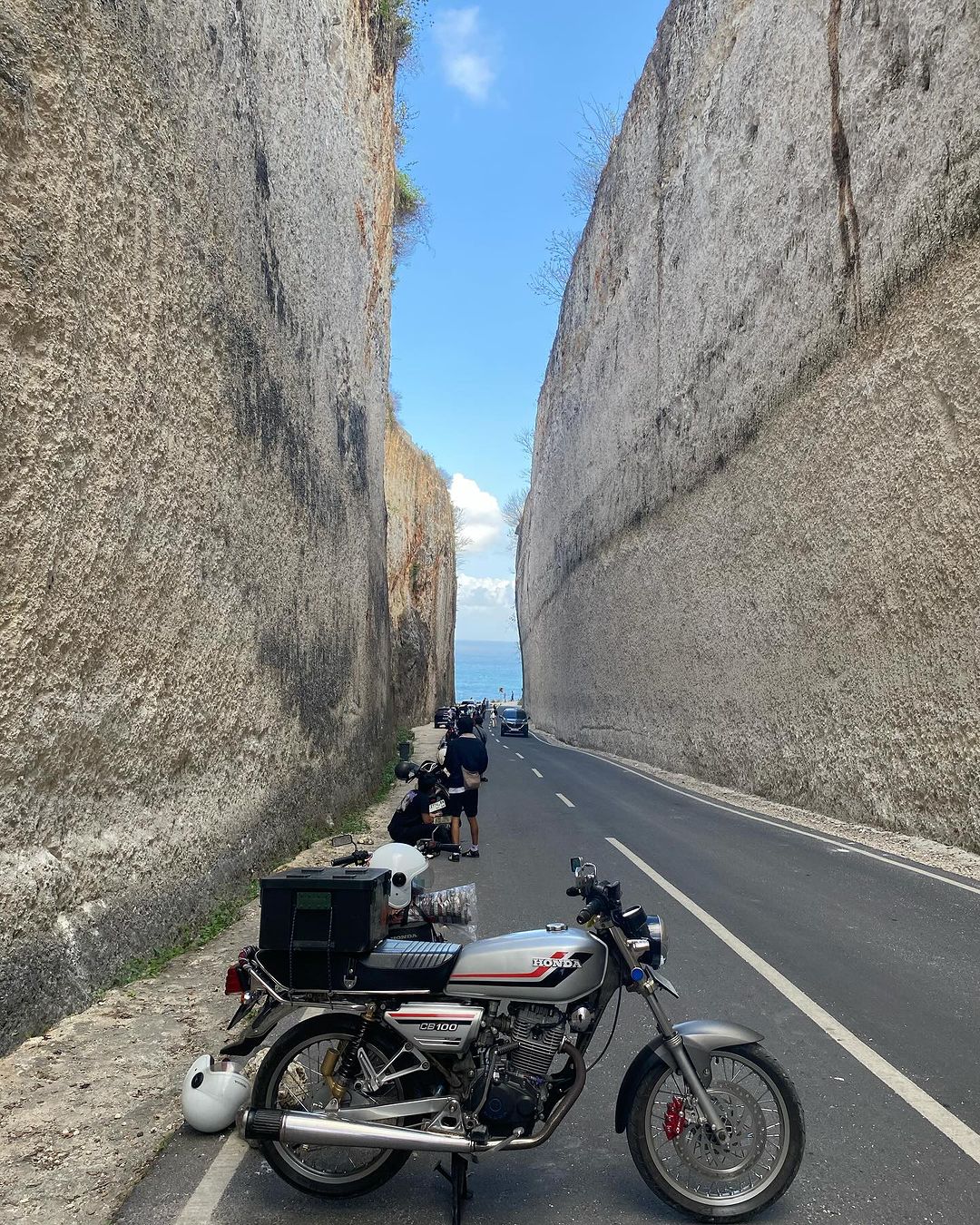 Tebing Kapur Pantai Pandawa.jpg