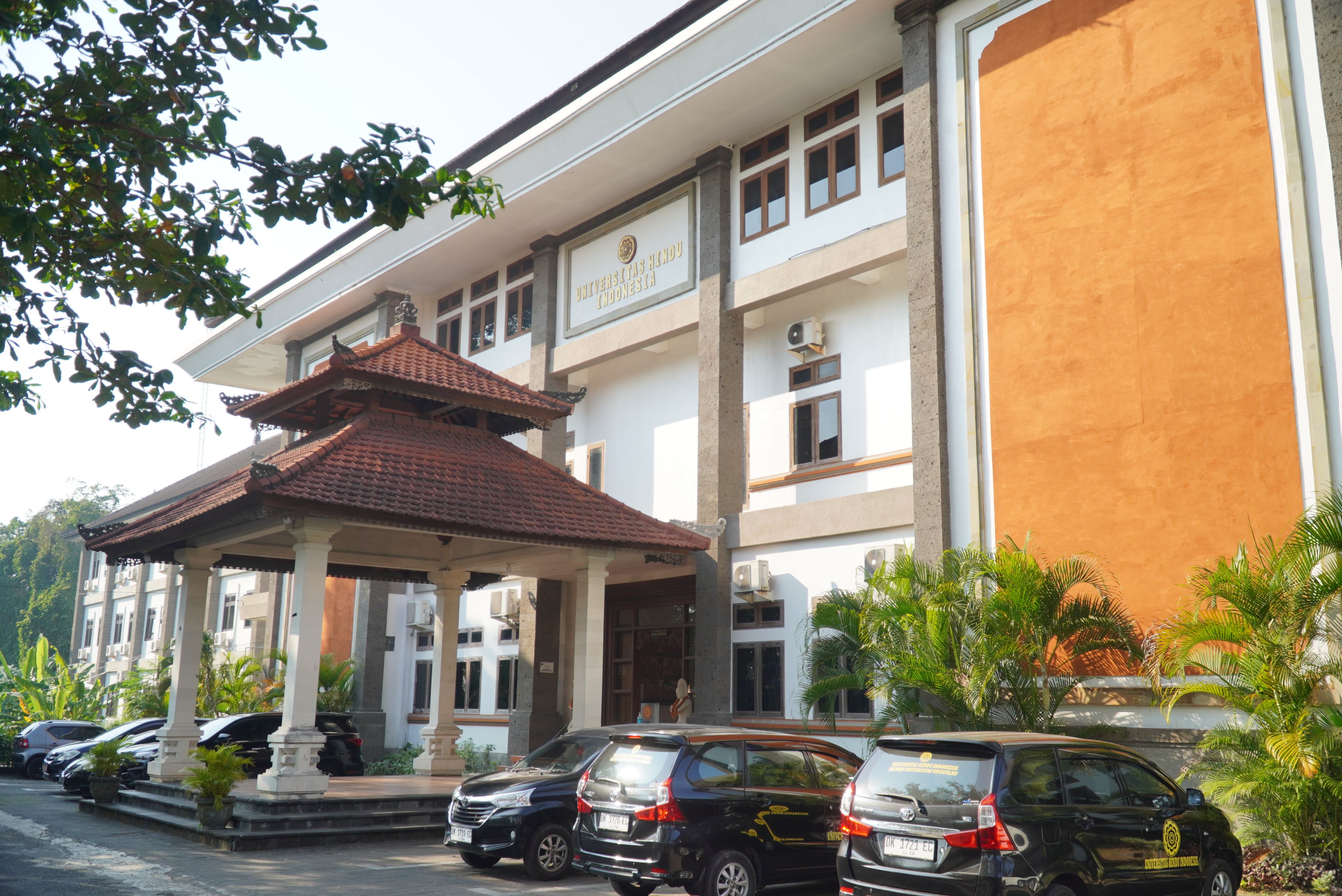 Universitas Hindu Indonesia.jpg