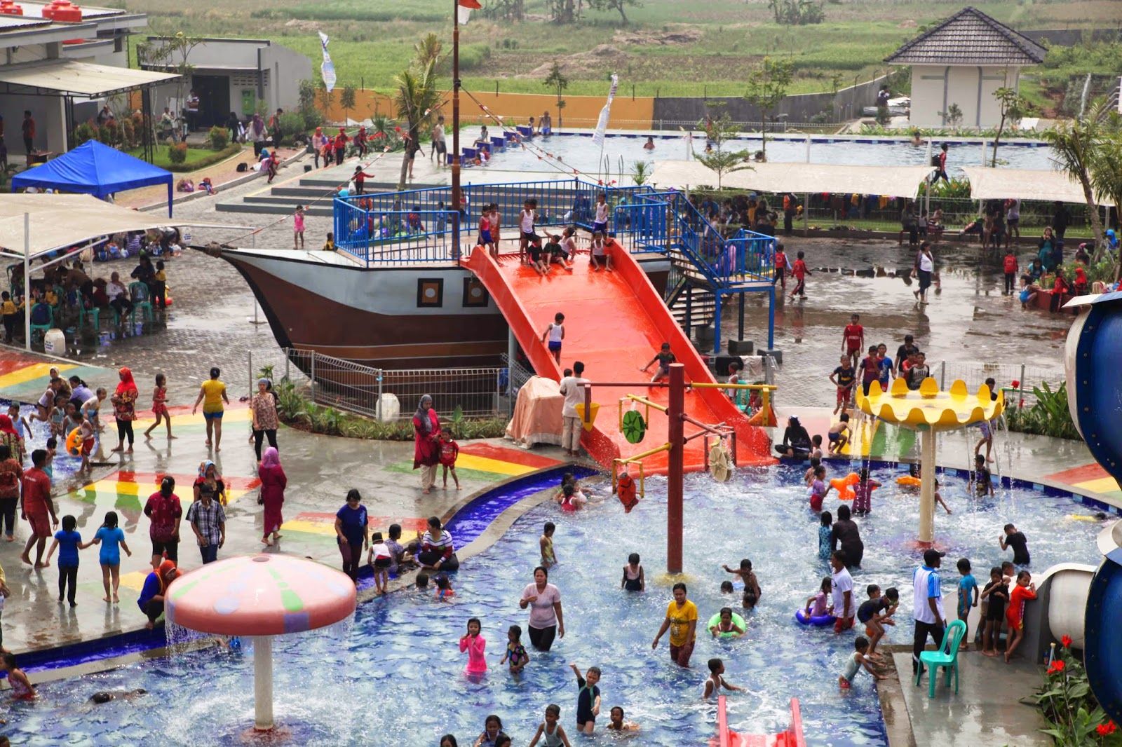 Wahana Permainan Air.jpg