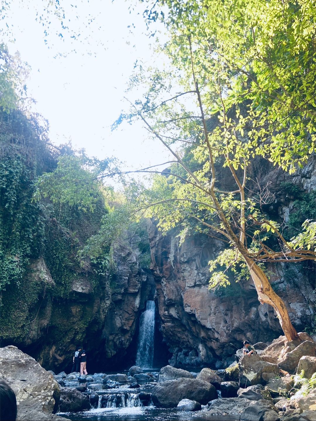 air terjun tembok barak sambangan.jpg