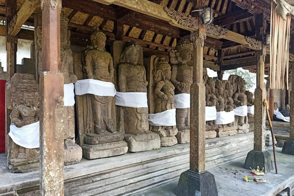 arca di pura puncak penulisan