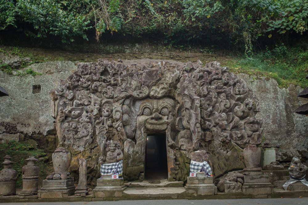 asal usul nama goa gajah.jpg