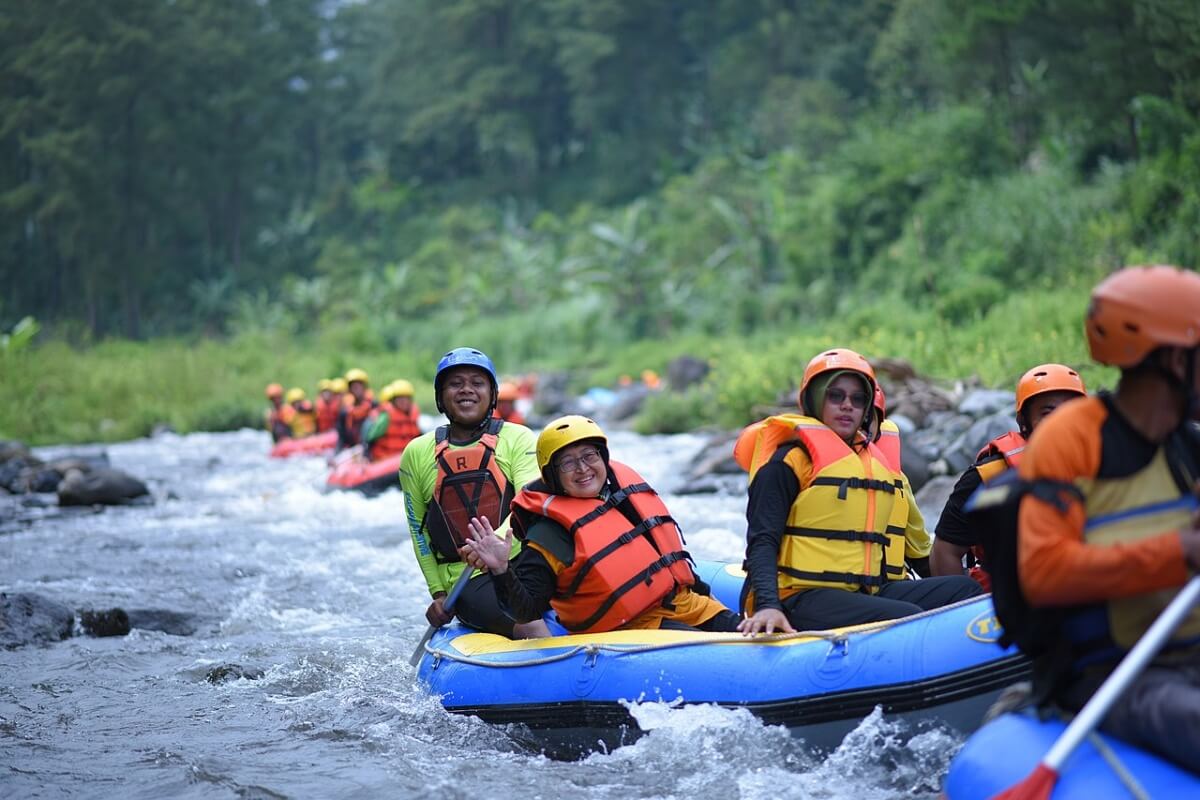biaya rafting bali