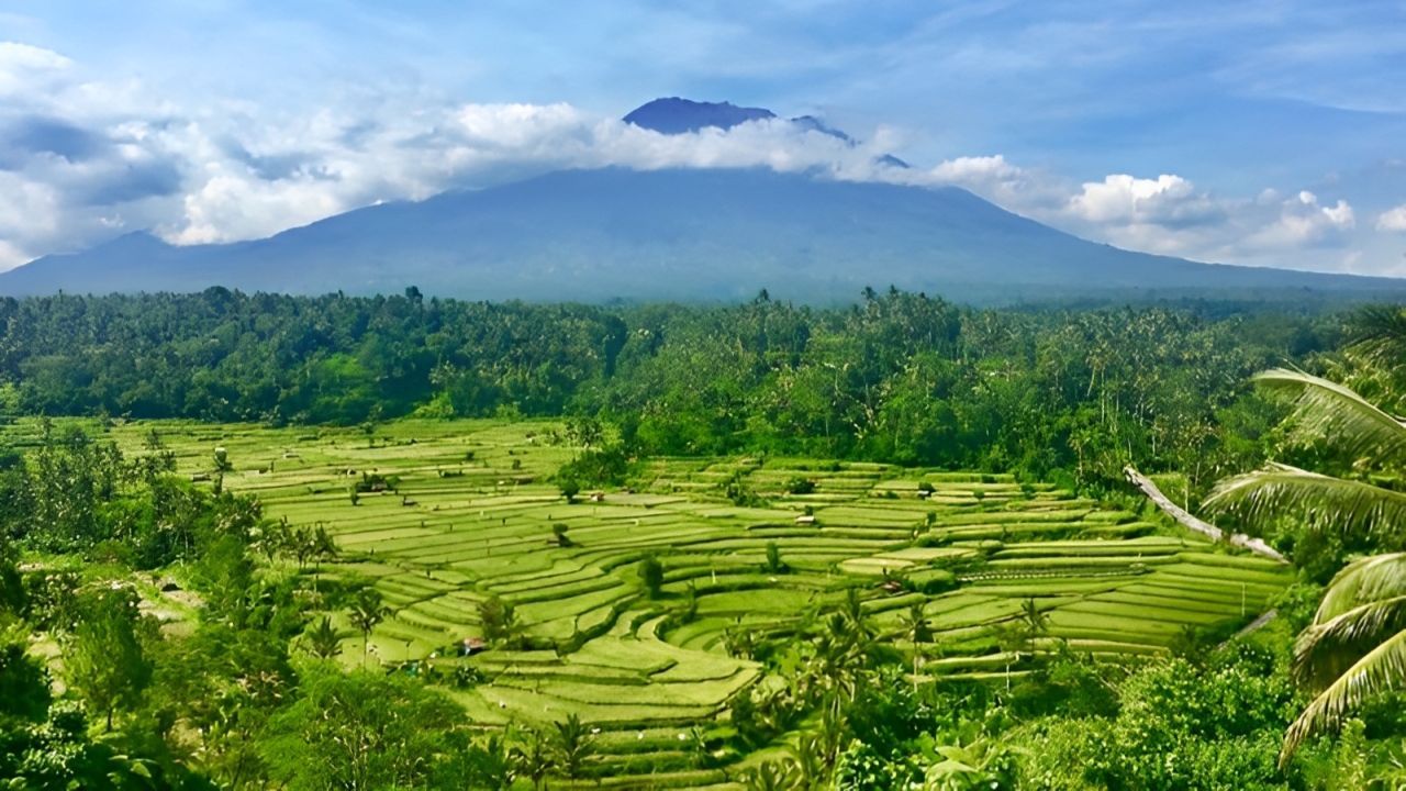 bukit jambul karangasem.jpg