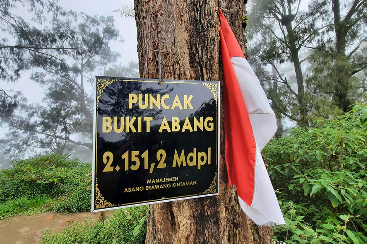 daya tarik gunung abang