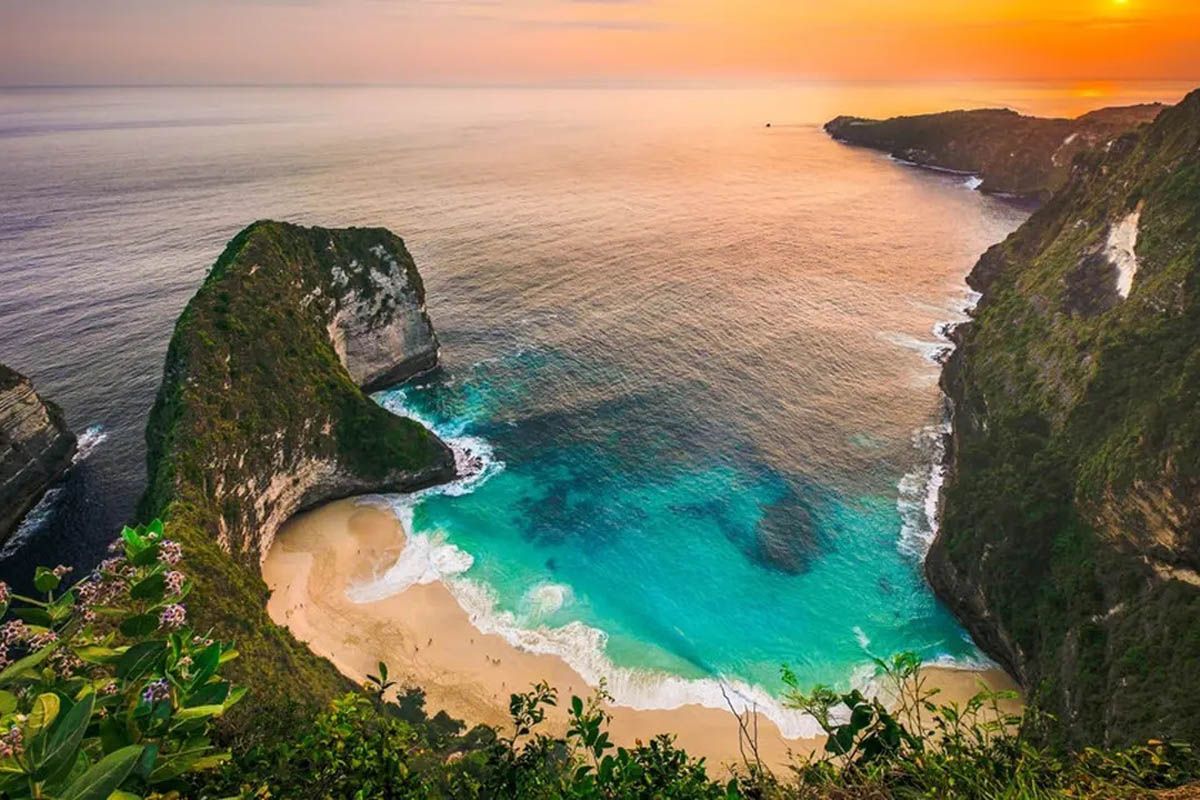 daya tarik pantai kelingking