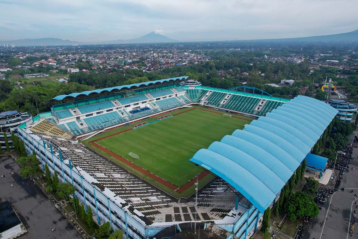 fasilitas dan kapasitas stadion maguwoharjo.jpg