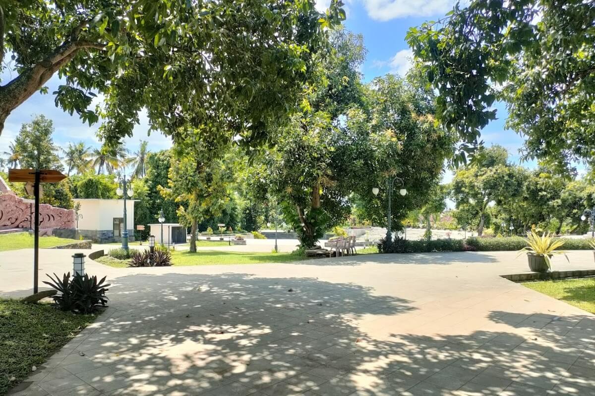 fasilitas taman bung karno