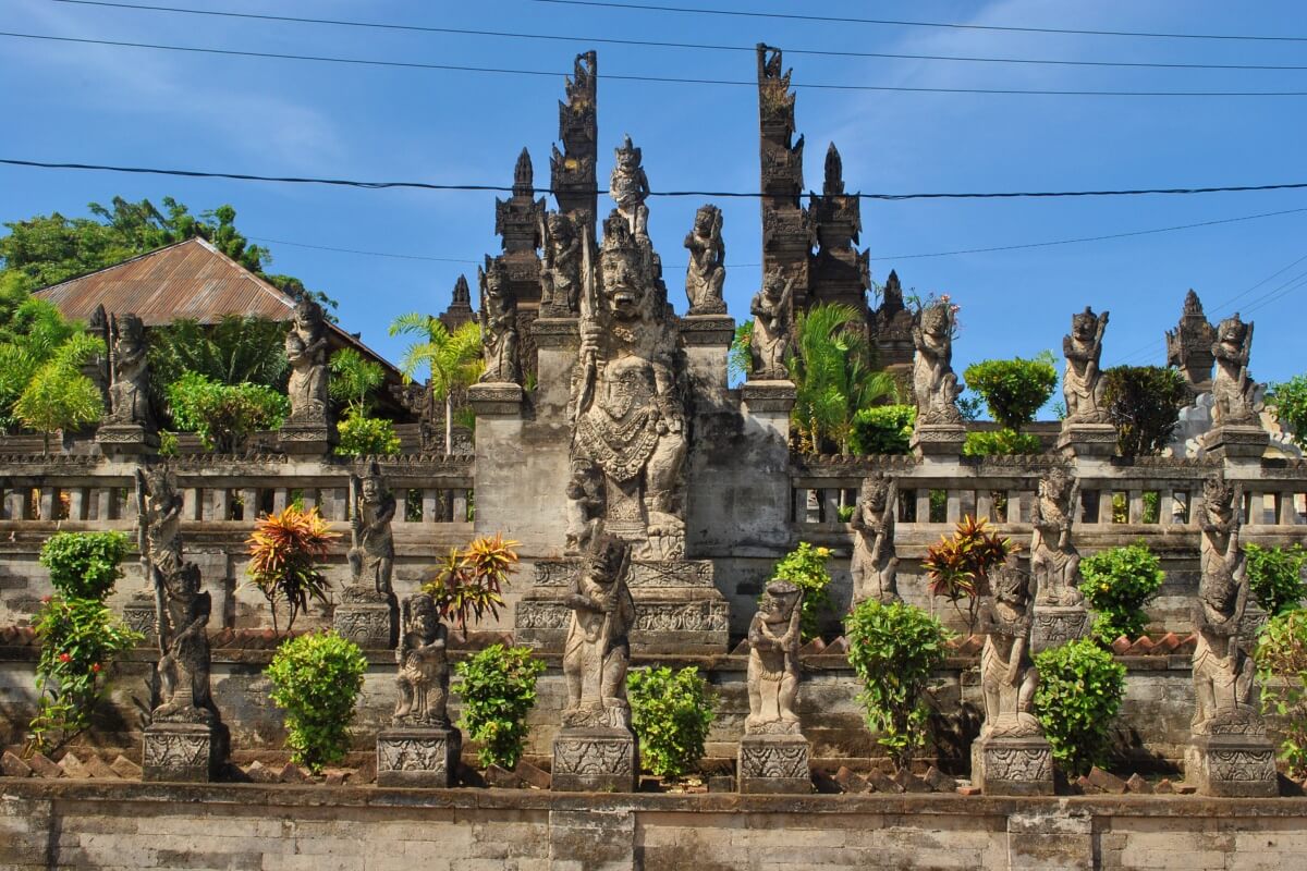 fungsi pura maduwe karang