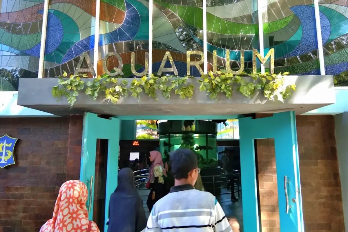 harga tiket aquarium kebun binatang surabaya.jpg