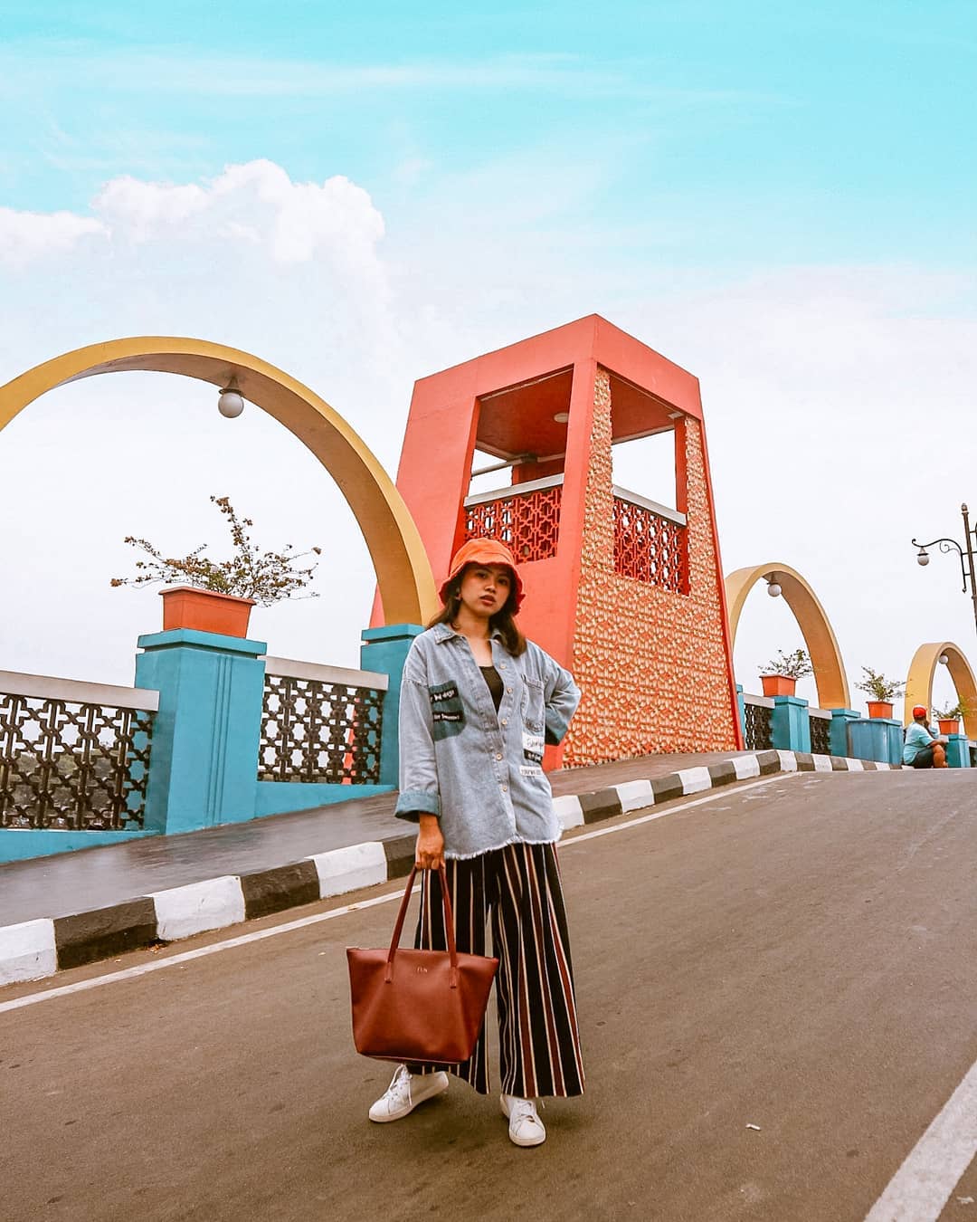 jembatan kaca kota tangerang.jpg