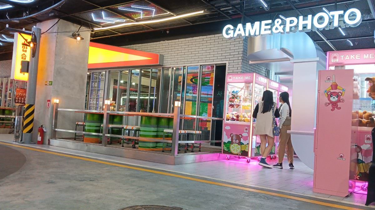 lotte alley Jakarta.jpg