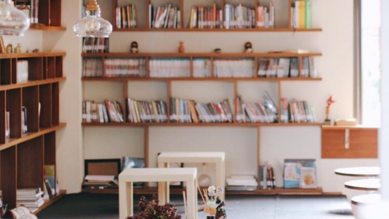 nimna book cafe bandung.jpg