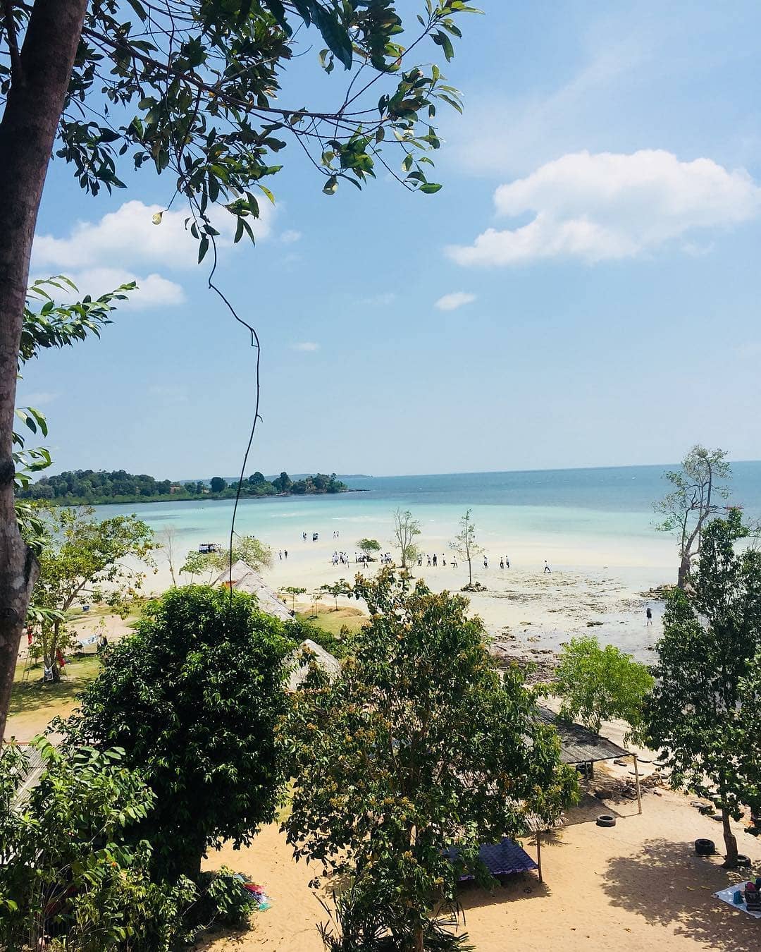 pantai elyora di batam.jpg