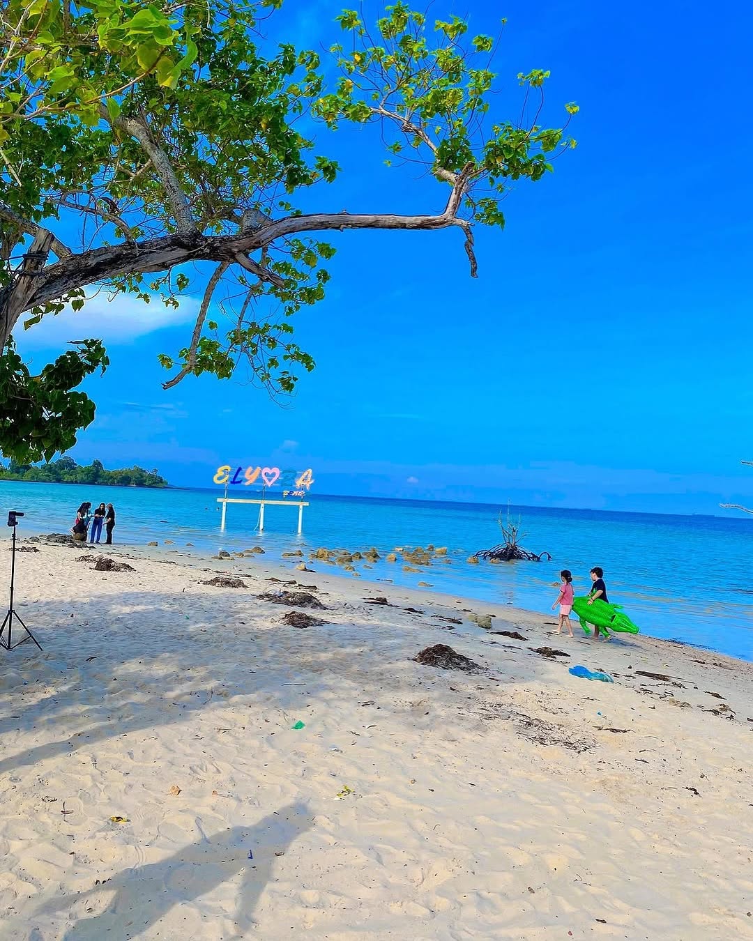 pantai elyora galang.jpg