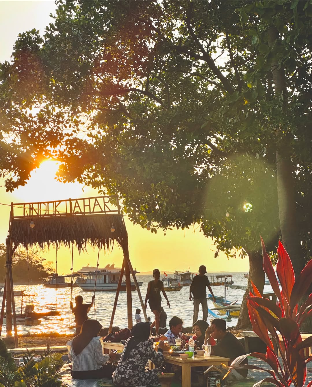 pantai merak mabak.jpg