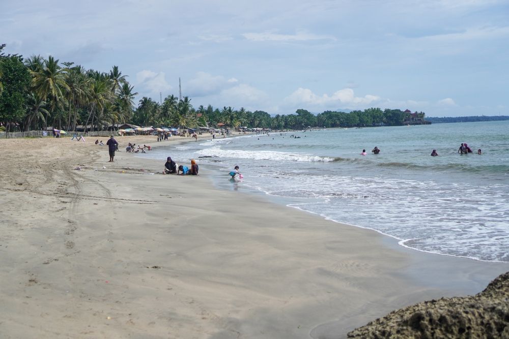pantai pasir putih florida.jpg