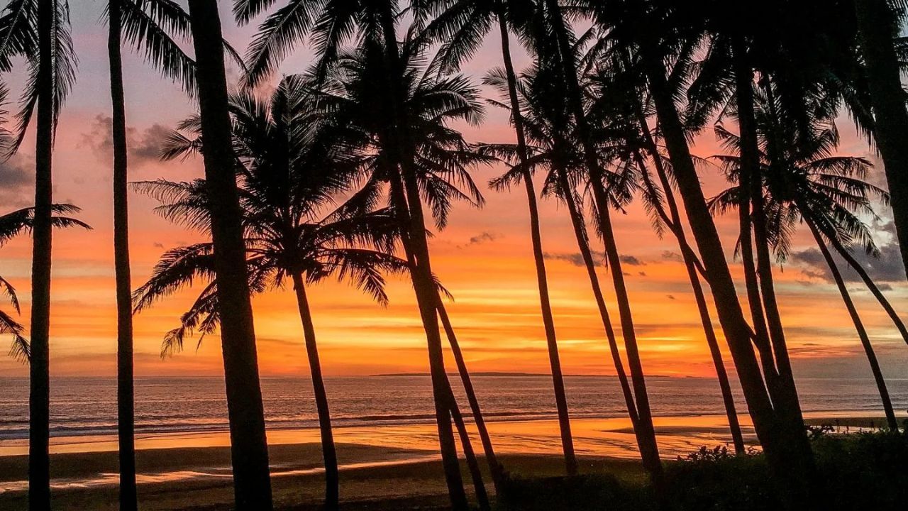 pantai pasut tabanan bali.jpg