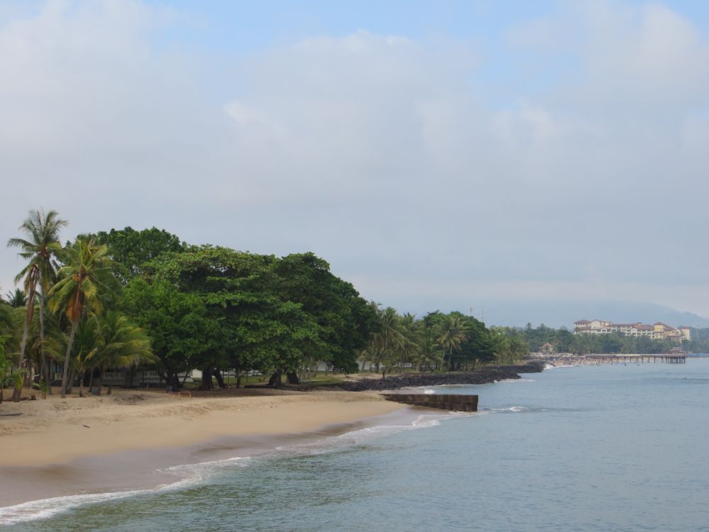 pantai sambolo (1).jpg