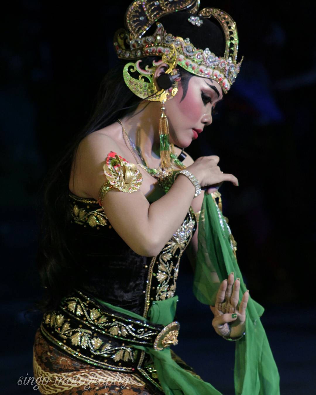 pertunjukan seni taman balekambang.jpg