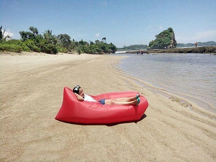 pesona pantai parang dowo.jpg