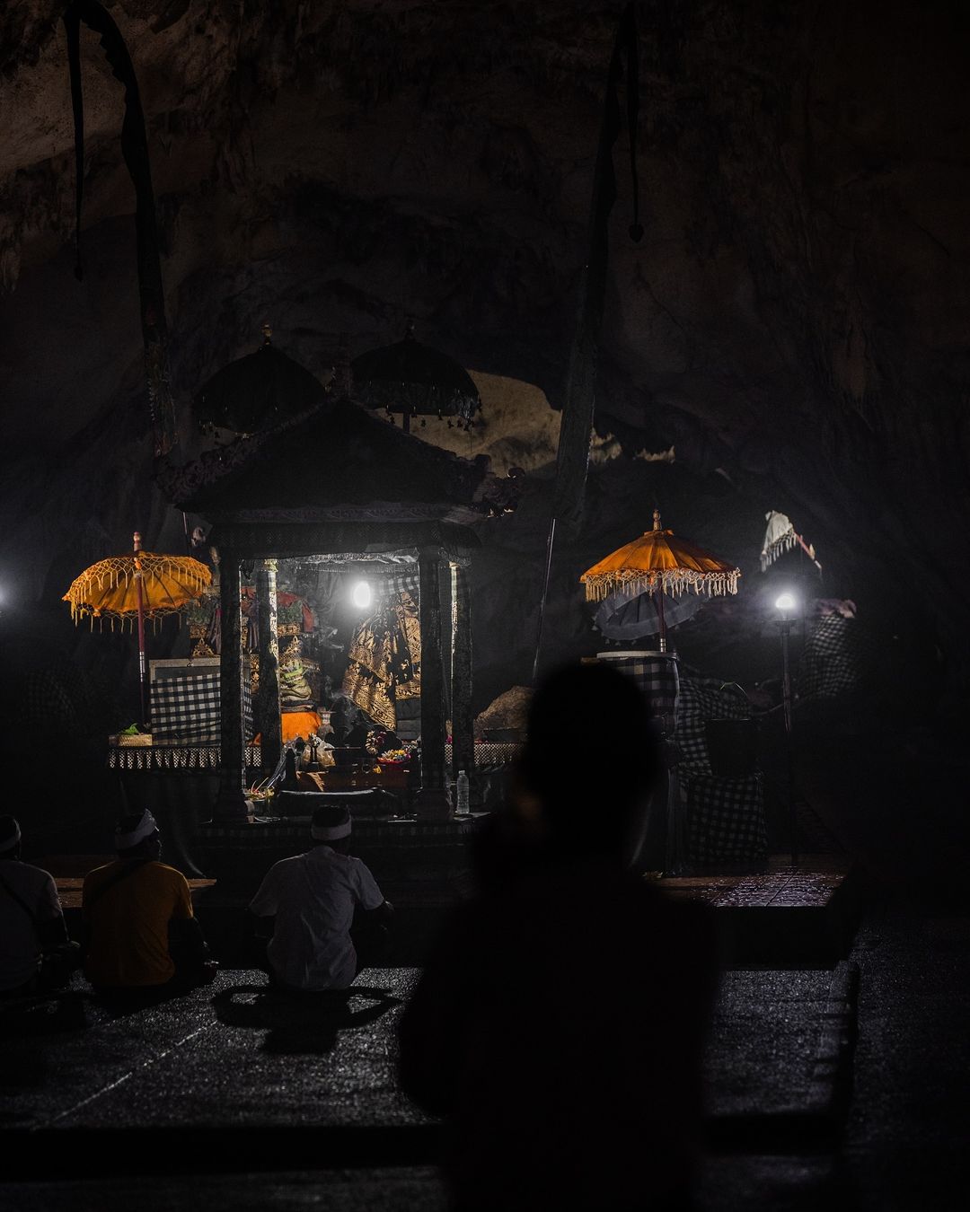 pura goa giri putri temple.jpg