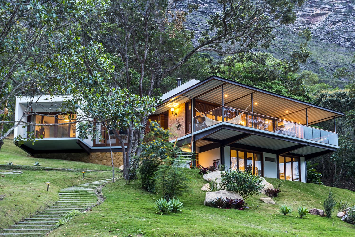 rumah di bukit 2.jpg