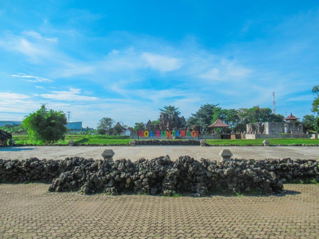 sejarah gua sunyaragi.jpg