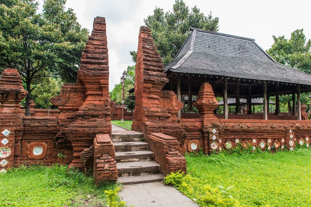 sejarah keraton kasepuhan (1).jpg