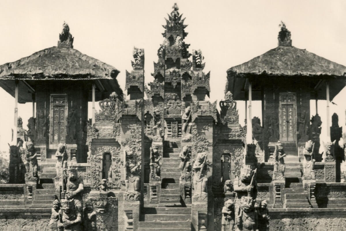 sejarah pura maduwe karang