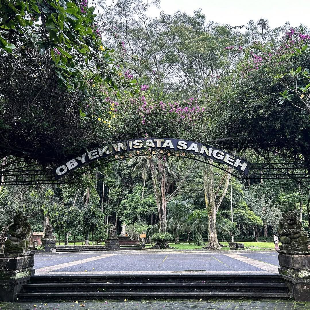 sejarah sangeh monkey forest.jpg