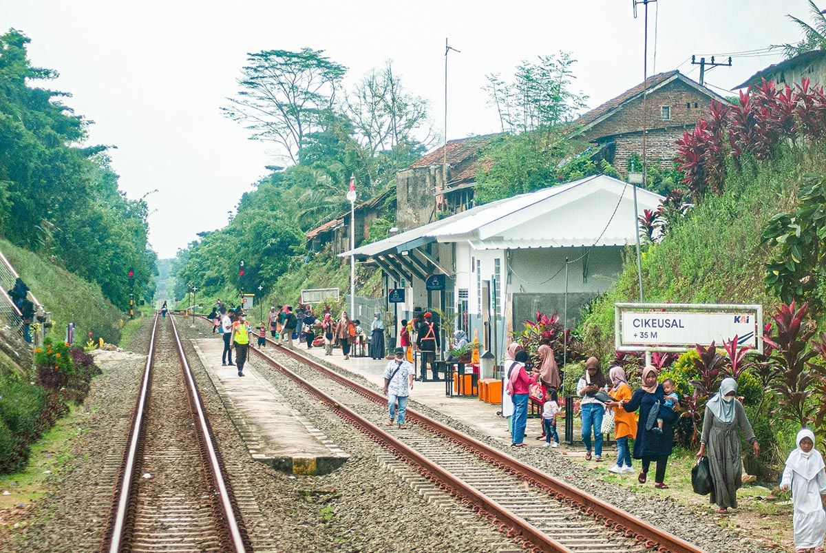 Sejarah dan Informasi Jadwal Kereta Api di Stasiun Cikeusal