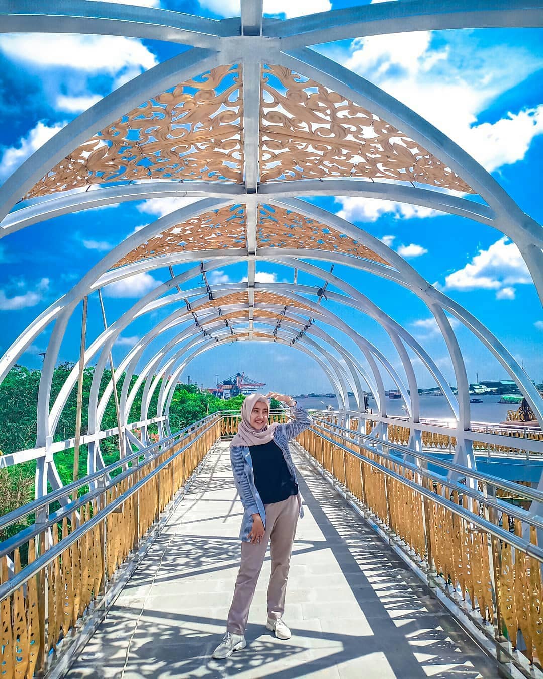 taman alun-alun kapuas pontianak.jpg